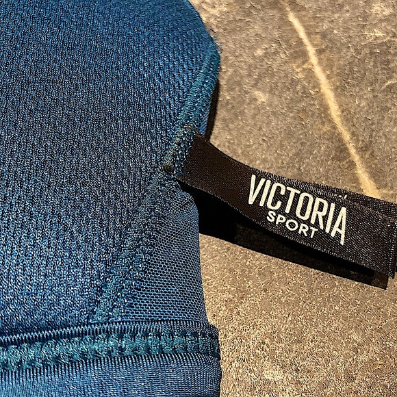NWOT - Victoria Secret Sport Bra - Picture 4 of 11